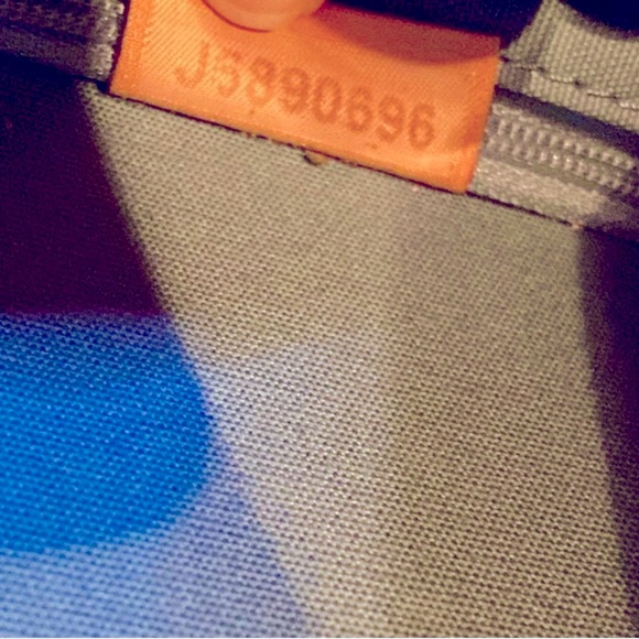 Dooney & Bourke Suitcase EUC - Picture 9 of 13